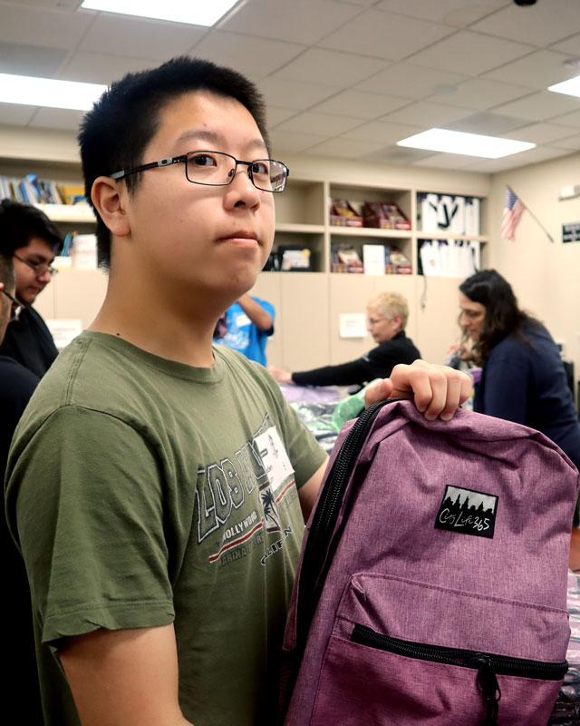 2024 Stuff the Bus Youth Volunteer